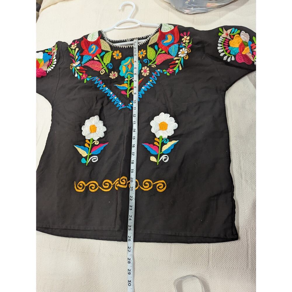 Beautiful black floral & bird embroidered Mexican style long sleeve peasant top - Picture 6 of 7